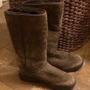 Women’s brown Ugg boots